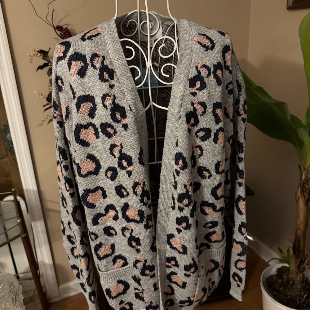 Hayden Gray and‎ Pink Leopard Cardigan